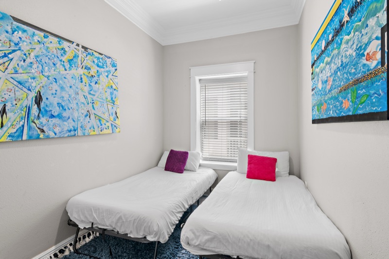 Twin bedroom for kids